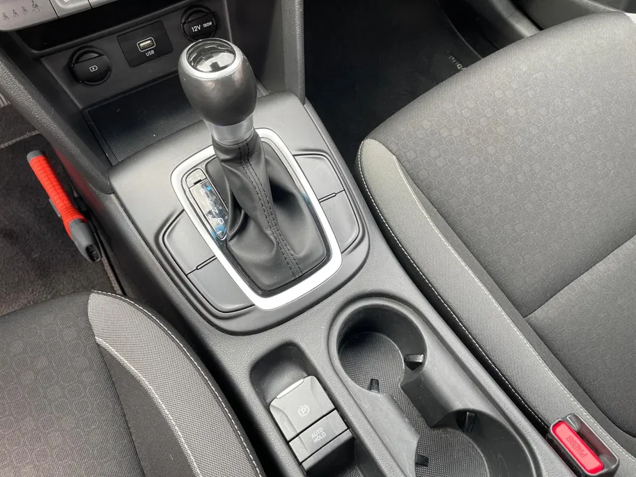 Hyundai Kona 1.6 GDI HEV Comfort | Navigatie | Parkeer sensoren| Climate Control| Camera| Lichtmetalen velgen| Apple Carplay/Android Auto| Cruise Control