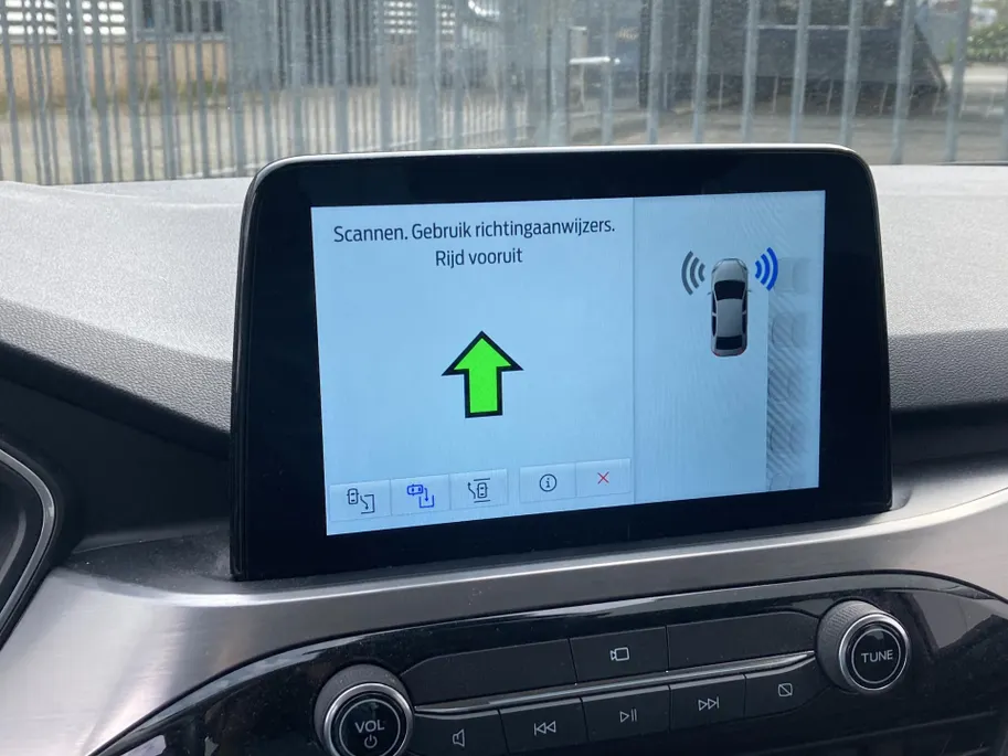 Ford Kuga 2.5 PHEV 225 pk Titanium Navigatie - Bliss Elektrische achterklep - Winter Pack- Elektrisch inklapbare trekhaak
