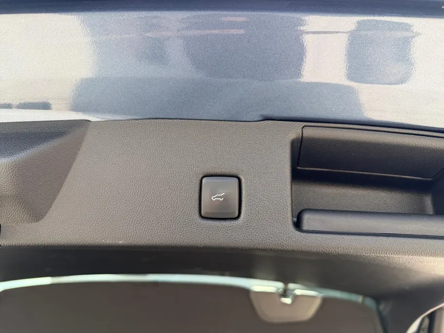 Ford Kuga 2.5 PHEV Vignale | Dealer onderhouden | Automaat | Adapt. Cruise control | BLIS | Elektr. achterklep | Winter pack | lederen bekleding | Parkeersensoren voor en achter | Camera voor en achter | Navigatie | Apple carplay & Android auto | B&O audio | Privac