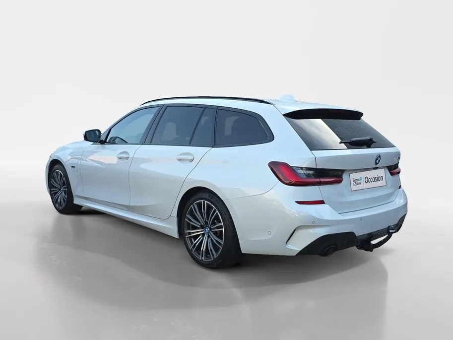 BMW 3 Serie Touring 320e Business Edition Plus | Dealer onderhouden! | 1e Eigenaar | Trekhaak | Achteruitrijcamera | Merino leder | Elektr. Achterklep | Virtual cockpit | 12 maanden garantie