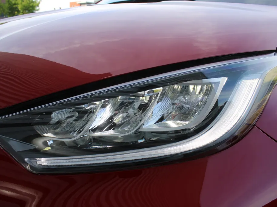 Mazda 2 Hybrid 1.5 Agile | Comfort pakket | CarPlay | Camera | Stuur-/stoelverwarming | Cruise adapt. | 15' LM |