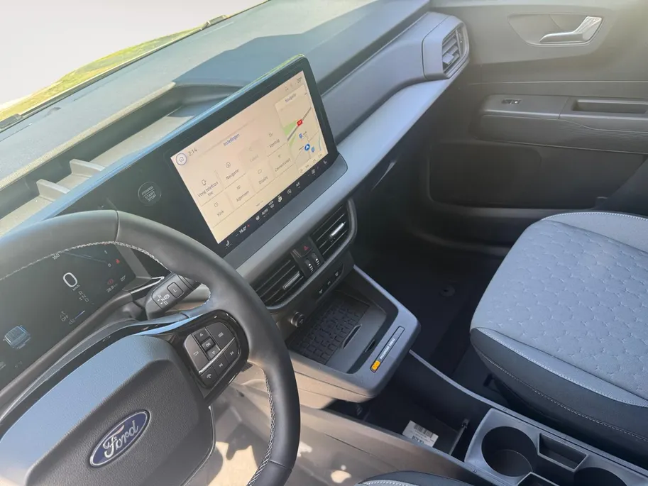 Ford E-Transit Courier Limited 46 kWh | Driver Assistance Pack | Navigatie | Trekhaak | Parkeersensoren | Nieuw te bestellen!