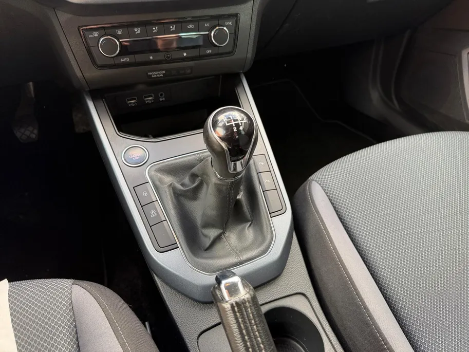 SEAT Arona 1.0 TSI Style Business Intense | Climate Control | Achteruitrijcamera | Parkeersensoren voor & achter | Cruise Control |