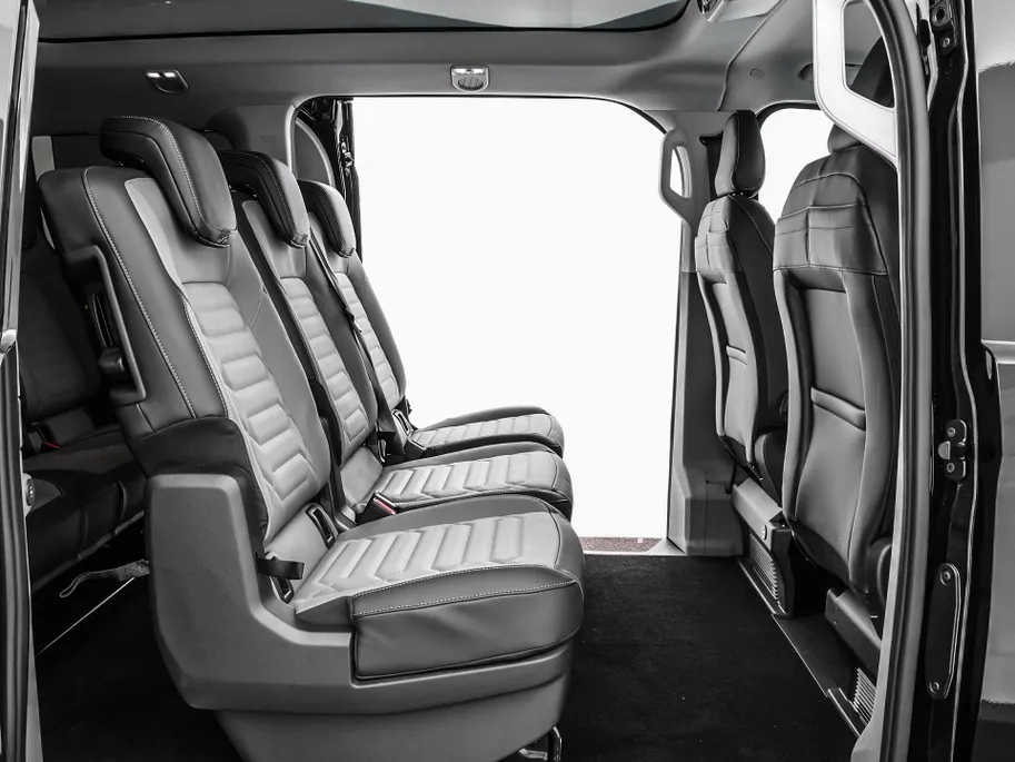 Volkswagen Caravelle Bedrijfswagens Style 70kWh / 218pk L2 · 8-zits · 734104
