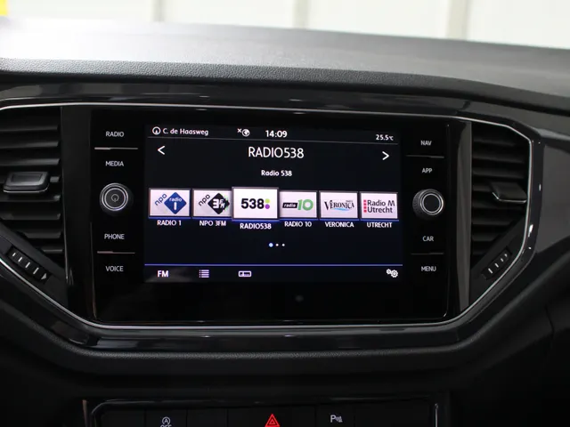 Volkswagen T-Roc 1.5 TSI Sport Navigatie | parkeercamera | Cruise Control | Climate Control |  Eerste Eigenaar