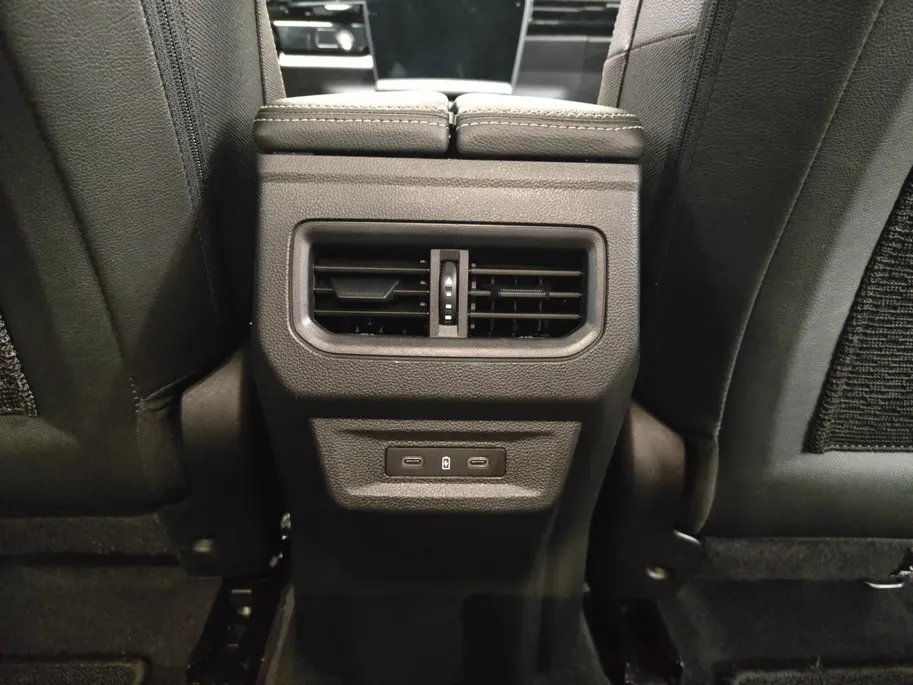 Renault Espace E-Tech full hybrid 200 techno 5p. AUTOMAAT AIRCO CAMERA CRUISE CONTROLE LM VELGEN HOGE INSTAP APPLE CARPLAY ANDROID AUTO  DEALER ONDERHOUDEN 1E EIGENAAR