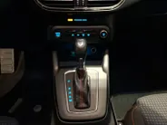 Ford Focus Wagon 1.0 EcoBoost Hybrid ST-Line 125pk automaat | 1500 kg Aanhanggewicht | Navigatie | Cruise control | All season banden