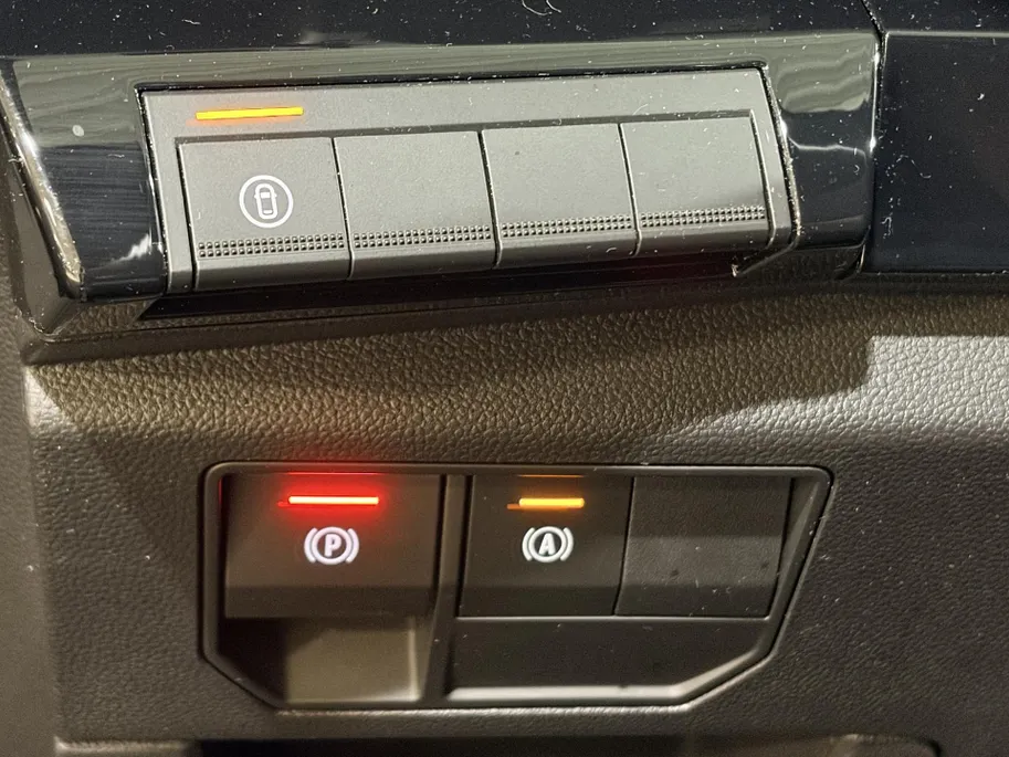 Renault Austral 200PK E-Tech Full Hybrid Techno Automaat | Camera | Parkeersensoren | Climate Control | Cruise Control | Apple CarPlay/Android Auto | Full LED | Licht & Regen Sensor | Lichtmetalen Velgen |