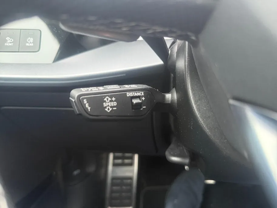 Audi A3 Sportback 35 TFSI S edition | 3X S Line | Schuif-Kantel Dak | Sportstoelen | SONOS | Camera | Stoelverwarming | Apple Carplay | Adaptief Cruise Control | Climate Control