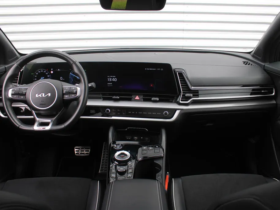 Kia Sportage 1.6 T-GDi Hybrid GT-Line | Stuur-/stoelverwarming | Elek. stoelverstelling + achterklep | Schuifdak | 18" LM | Cruise adapt. | Camera |