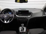 Kia Ceed Sportswagon 1.6 GDI PHEV DynamicPlusLine | Trekhaak | Stuur-/stoelverwarming | Plug-in | 16" LM | Clima | Camera | Cruise adapt. | Navi | LED |
