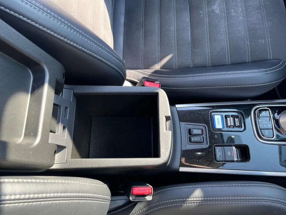 Mitsubishi Outlander 2.4 PHEV autom. Intense+ NL Auto | Pano dak | Trekhaak | LED | Alcantara | Blind Spot | Stoel-/stuurverwarming | etc.