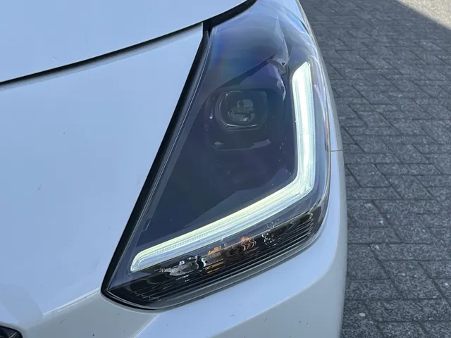 Suzuki Swift 1.2 Style Smart Hybrid