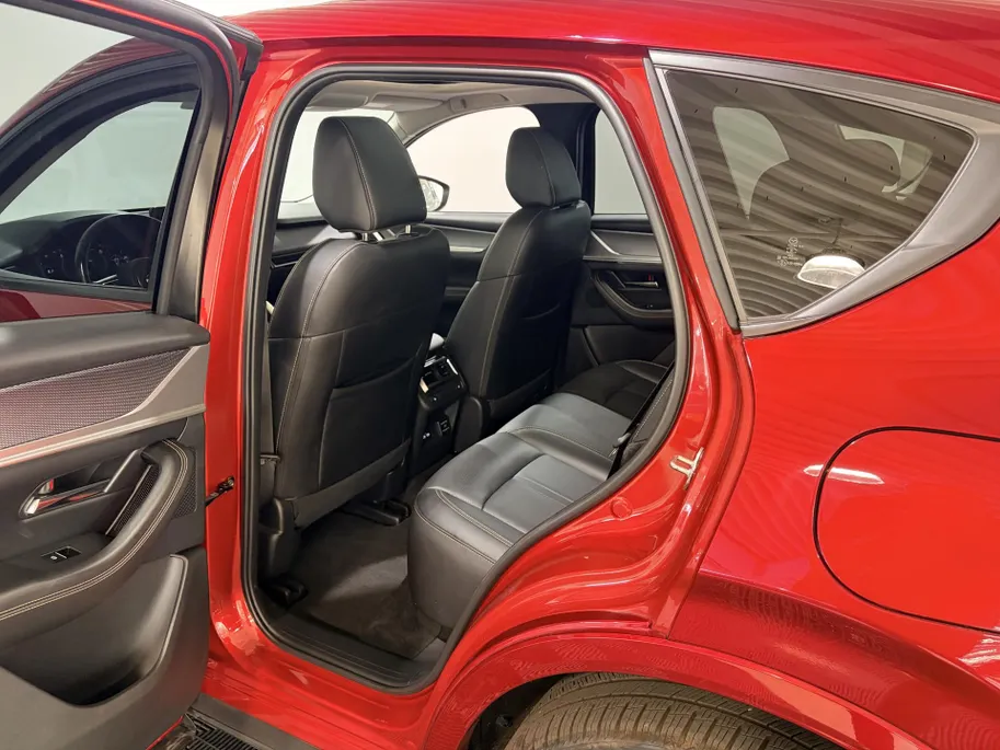 Mazda CX-60 325PK e-SkyActiv PHEV Takumi Automaat | Trekhaak | Digital Cockpit | 360 Camera | Head-Up Display | Schuif/Kantel Dak | Stoel & Stuurwiel Verwarming | Apple Carplay/Android Auto | Adaptieve Cruise Control | Dode Hoek Detectie | Elektrische Achterklep |