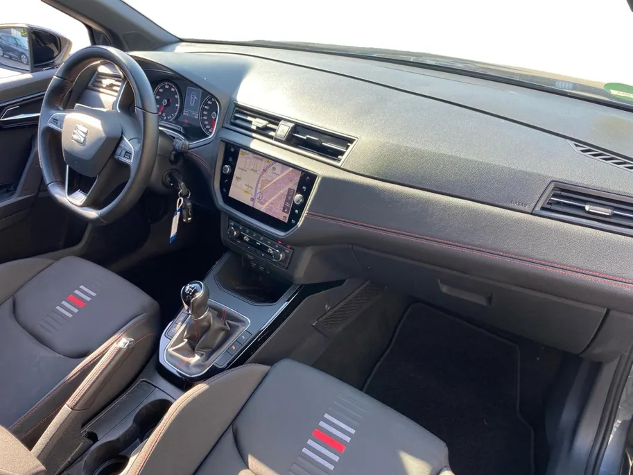 SEAT Arona 1.0 TSi 116pk FR Business Intense Trekhaak | CarPlay | Navi | Cruise | Two-Tone | Clima | Camera | Etc.