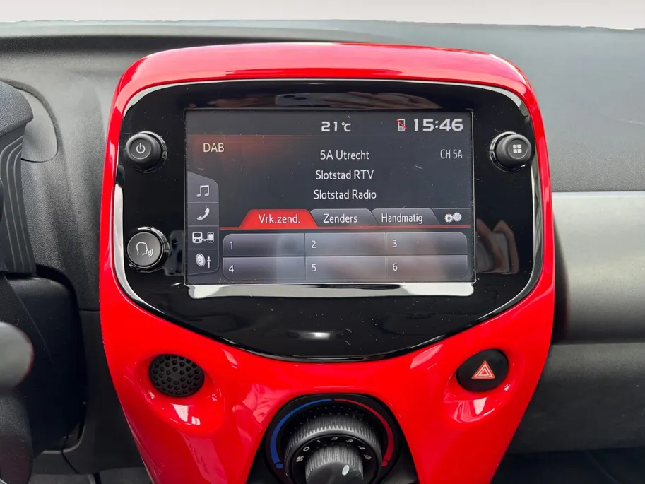 Toyota Aygo 1.0 VVT-i x-clusiv | Camera | Cruise | Lichtmetaal |