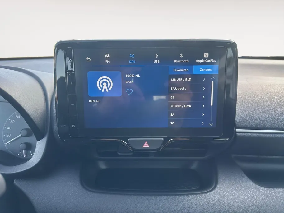 Toyota Yaris 1.5 Hybrid 115 | STUUR-STOEL VERWARMING | CAMERA | APPLE CAR PLAY | GARANTIE |