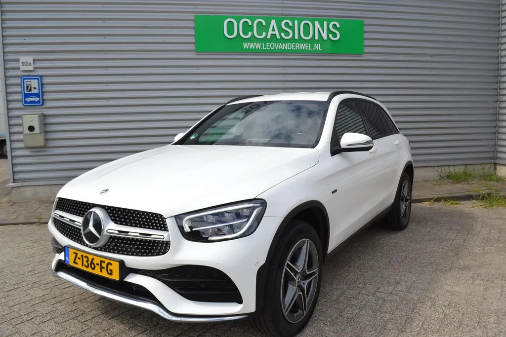 Mercedes-Benz GLC 300E AMG LINE 4MATIC|BURMESTER|NAVI|TREKHAAK