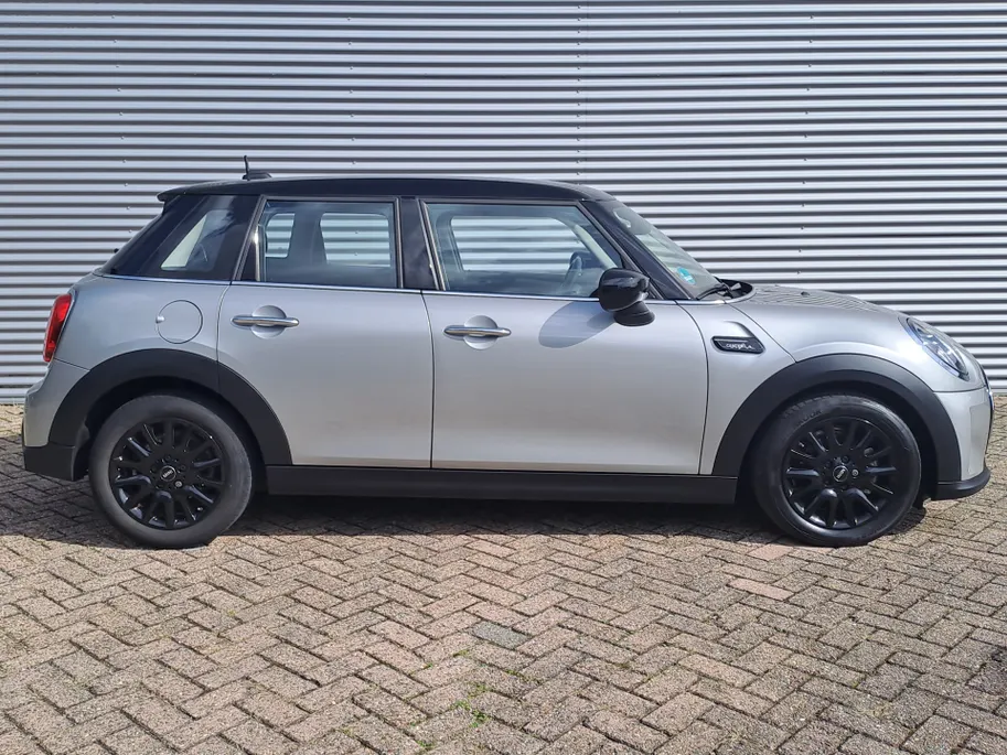 MINI 5-Deurs 1.5 Cooper Camden Edition | Navi | Sensoren | Cruise | DAB | Apple Carplay/Android Auto