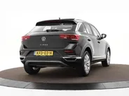 Volkswagen T-Roc 1.5 TSI 150pk DSG Sport · Panoramadak · Camera · Keyless · Apple/Android Car Play · Navigatie · Dodehoek Detectie · 17'' Inch ·