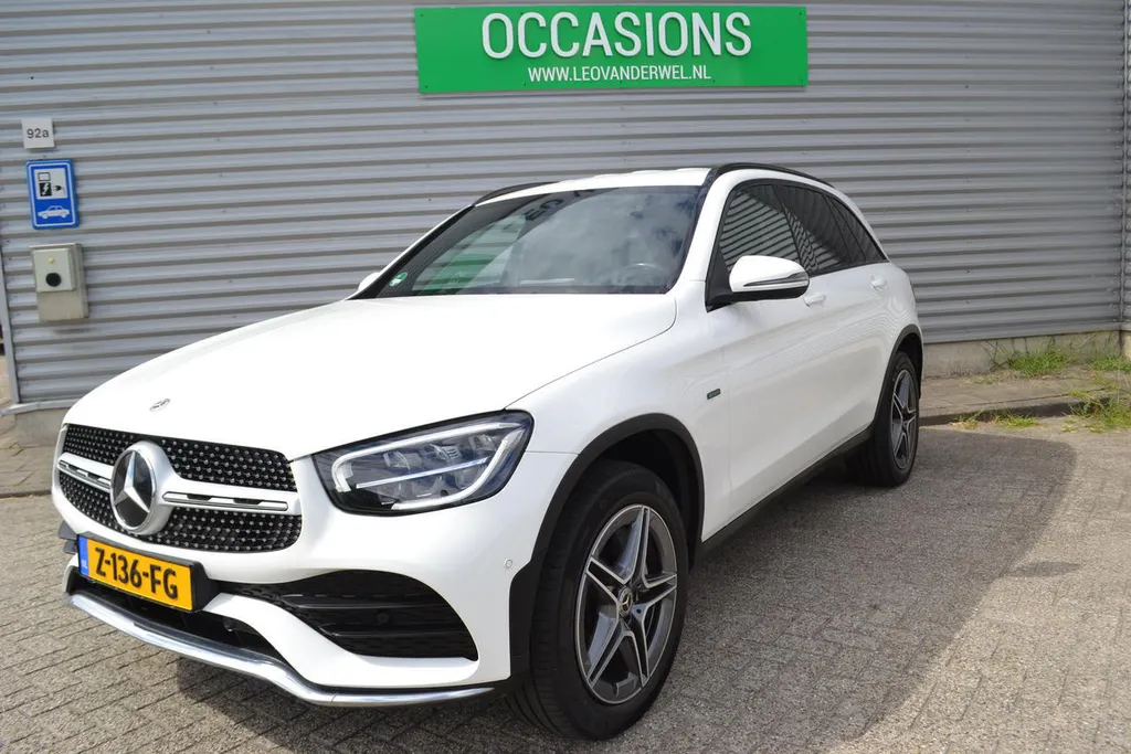 Mercedes-Benz GLC 300E AMG LINE 4MATIC|BURMESTER|NAVI|TREKHAAK