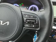 Kia Niro 1.6i PHEV DynamicPlusLine Automaat | Climate & (adaptieve) cruise control | Stoelverwarming | SOH 99,9% | Dodehoek Detectie | Carplay & Android Auto | Camera | Navigatie | 12 Maanden BOVAG Garantie | NAP