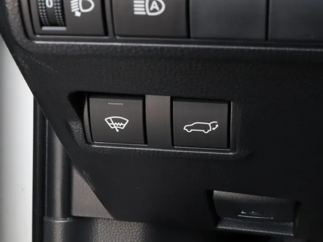 Toyota Corolla Cross Hybrid 140 Dynamic | Stoel/Stuur verwarm | All Season | Elek. kofferbakklep VERKOCHT