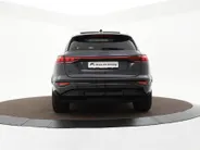 Audi Q6 e-tron S edition 83 kWh 252pk · SOH 98,1% · Panoramadak · 360 Camera · Inklap. Trekhaak · Luchtvering · Elek. Voorstoelen · Garantie t/m 19-06-2030 of 100.000km