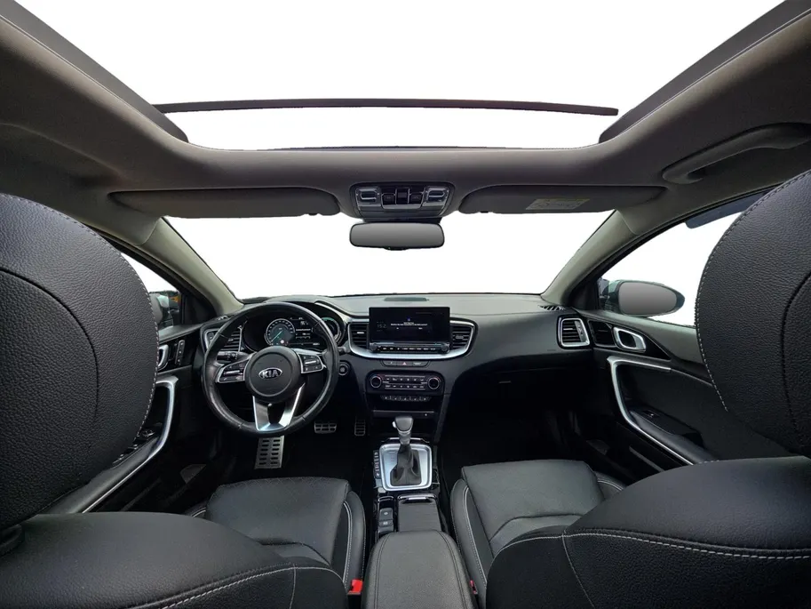 Kia Ceed Sportswagon 1.6I PHEV ExecutiveLine | Automaat | Dealer onderhouden | Panorama dak | Stoelverwarming en Ventilatie | Dodehoek Detectie | Leder | Carplay | Camera | Cruise Control Adaptief |