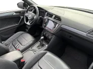 Volkswagen Tiguan Allspace 1.4 TSI Highline 7p. *Automaat*Navi*Schuif/kanteldak*Climate Control*Trekhaak*Stoelverwarming*Lederen bekleding*Parkeerhulp*Elekt. Achterklep*Vol opties!