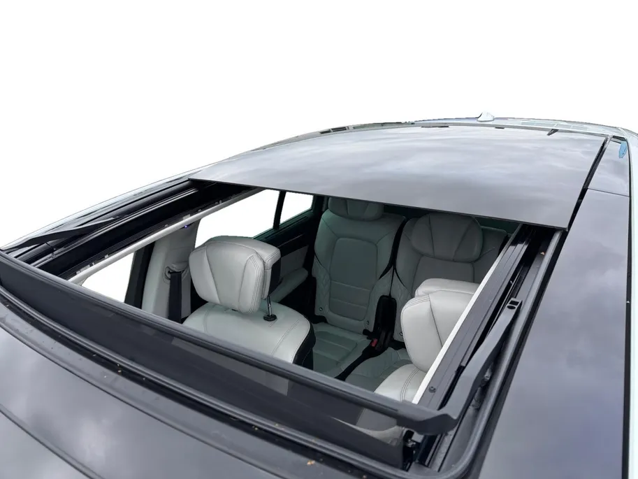 Renault Espace 225PK TCe Initiale Paris 7p. Automaat | 7 Zitplaatsen | Stoelverwarming | Schuif/Kantel Dak | Stoelverkoeling | Semi Elektrische Wegklapbare Trekhaak | Climate Control | Apple CarPlay/Android Auto | Head Up Display | Wit Leder | Camera | Parkeersensoren |