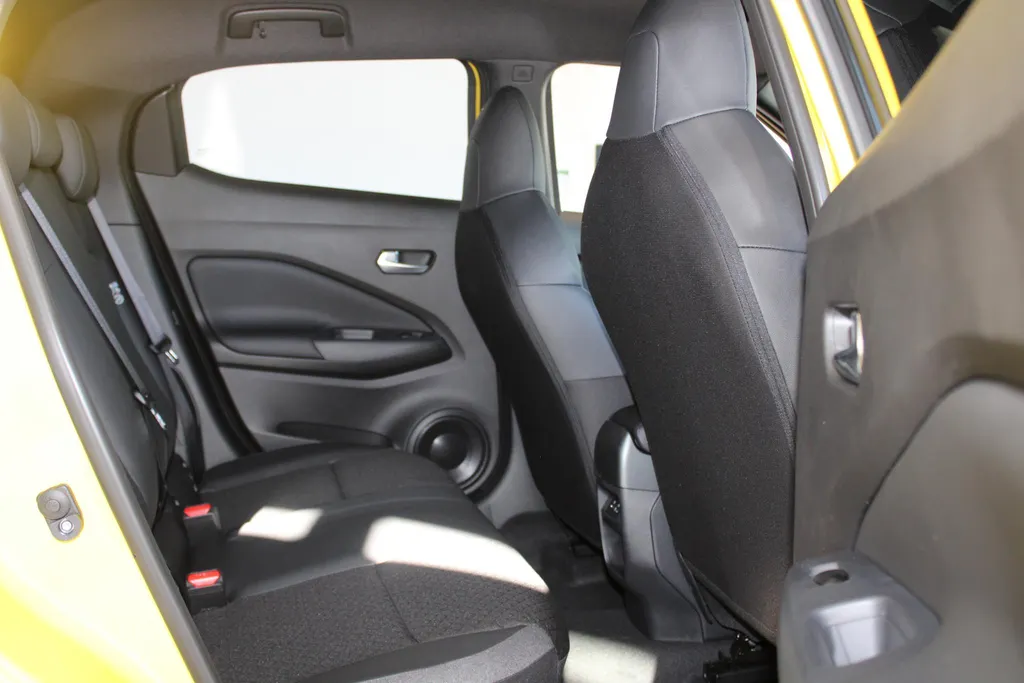 Nissan Juke 1.6 Hybrid N-Connecta | stuurverwarming | Stoelverwarming | Automaat | Achteruitrijcamera | Pdc voor en achter | Cruise controle | Climate Controle | LM wielen | Navigatie | Apple carplay & Android auto |