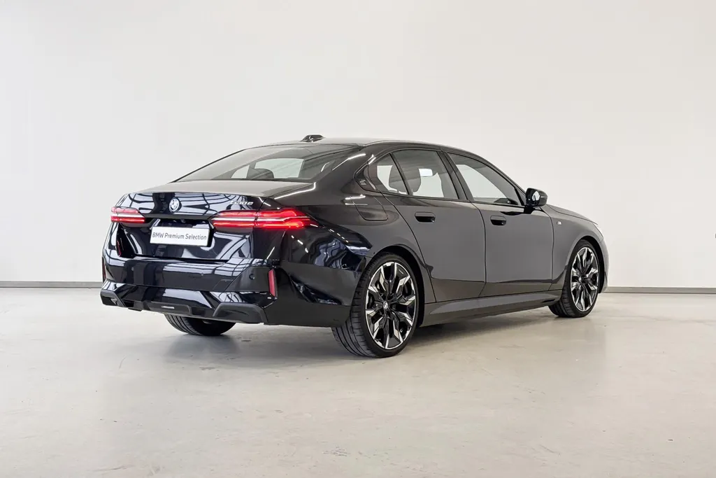BMW 5 Serie Sedan 530e M Sport Edition M Sportpakket