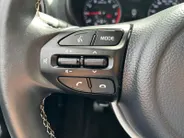 Kia Picanto 1.0 DPi DynamicPlusLine | Apple Carplay / Android Auto | Navigatiesysteem | Lichtsensor | Parkeersensoren + Camera Achter | Cruise Control | Climate Control | 15' Lichtmetalen Velgen