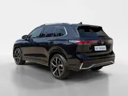 Volkswagen Tiguan 1.5 eTSI R-Line Business | Elektrisch wegklapbare trekhaak | Stoelmassage | Elektrisch bedienbare achterklep | Achteruitrijcamera | Parkeersensoren voor- en achter | Navi | Adaptive cruise control | Sportstoelen