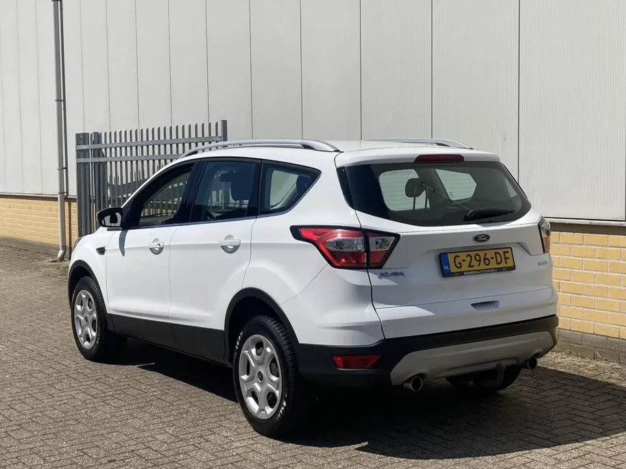 Ford Kuga 1.5 EcoBoost 120 pk Trend Ultimate Groot Navi - Trekhaak - Voorruitverwarming