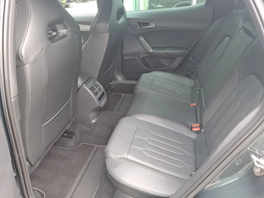 CUPRA Formentor 1.4 e-Hybrid VZ Copper Edition | Voorstoelen verwarmd | Automaat | ECC | Navi | Leer | Stuur verwarmd | Apple Carplay/Android Auto | Cruise control adaptief | SOH 93,6%