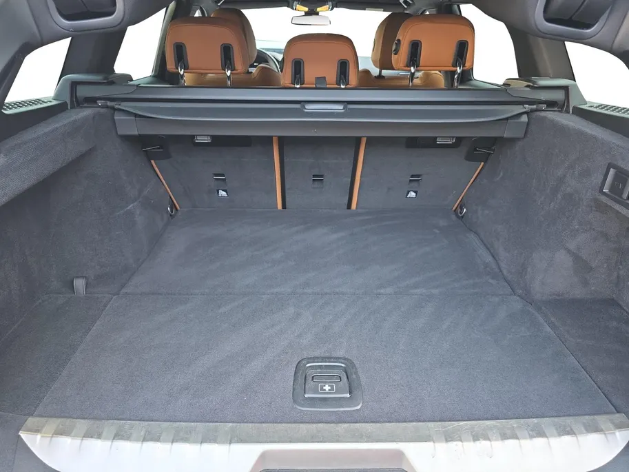 BMW 3 Serie Touring 320e Business Edition Plus | Dealer onderhouden! | 1e Eigenaar | Trekhaak | Achteruitrijcamera | Elektr. Achterklep | Lederen bekleding | Virtual cockpit | 12 maanden garantie
