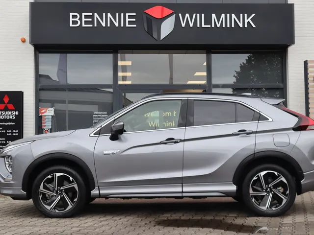 Mitsubishi Eclipse Cross 2.4 PHEV Executive Trekhaak | All Seasons | Adaptive Cruise
