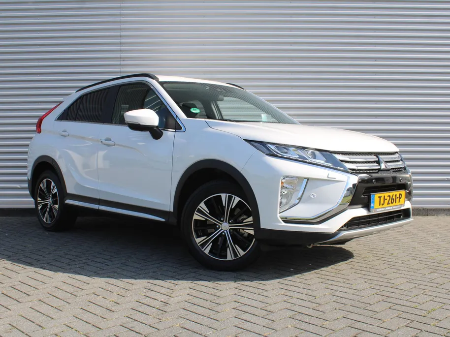 Mitsubishi Eclipse Cross 1.5 DI-T First Edition | Trekhaak | 18' LM | HUD | 360 Camera | Dodehoek detectie | Navi | Stoelverwarming | Dealeronderhouden | 1e eigenaar |