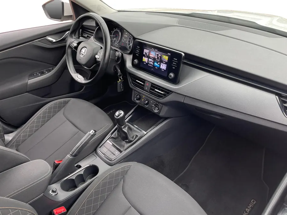 Škoda Kamiq 1.0 TSI Active *Navi via Carplay*Parkeersensoren*Cruise Control*Airco*LM.Velgen*Leuke auto!