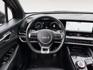 Kia Sportage 1.6 T-GDi Plug-in Hybrid AWD GT-PlusLine | EXCLUSIEVE UITVOERING | APPLE CARPLAY / ANDROID AUTO | PANO | ADAPT. CRUISE | STUUR/STOEL VERWARMING / VERKOELING | NAVI | 360° GRADEN | MEMORY SEATS | KAMELEON TINT |