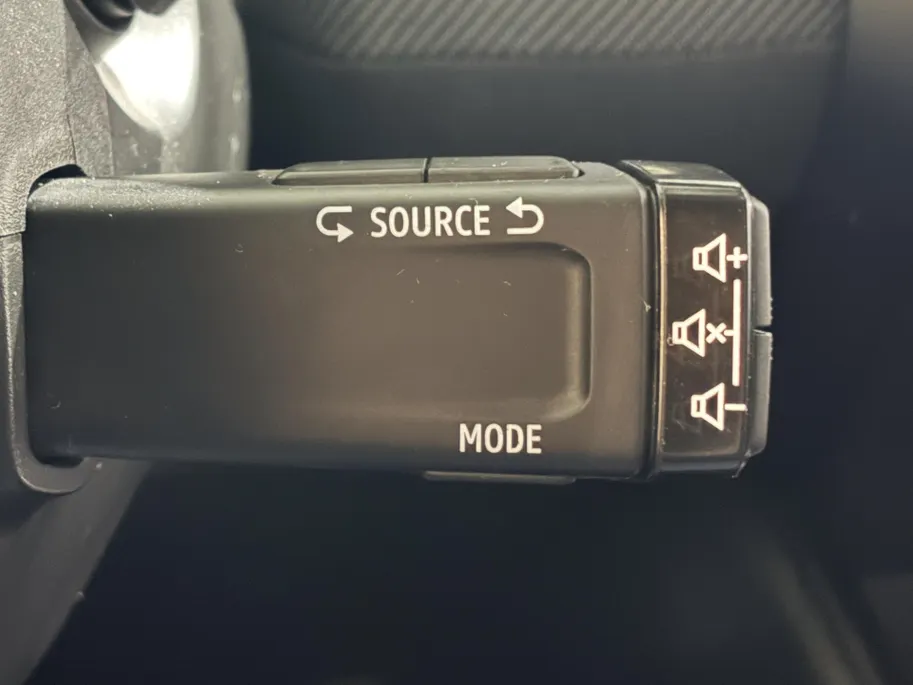 Renault Clio 145PK E-Tech Full Hybrid Esprit Alpine Automaat | 1e eigenaar | Bose Audio | Stoelverwarming | 9,3' Navi | Camera | Digital Cockpit | Adaptive Cruise Control | Climate Control | Lichtmetalen Velgen | Full LED |