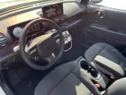 Hyundai Inster Evolve 49 kWh | Nieuw | Uit voorraad leverbaar | Zeer compleet | 360 km range | 360 graden camera | Hyundai Rotterdam - Noord |