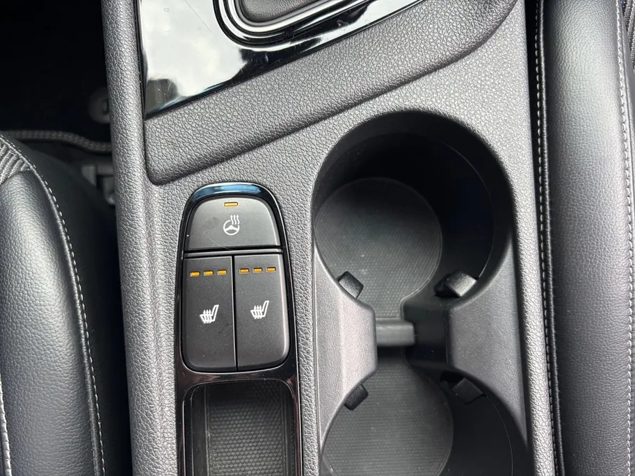 Kia Niro 1.6 GDi Hybrid First Edition | Trekhaak | Achteruitrijcamera | Stoel en stuurverwarming |