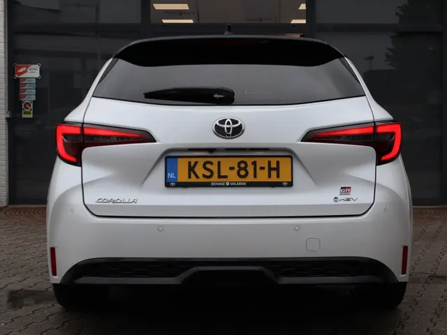 Toyota Corolla Touring Sports Hybrid 140 GR Sport | Blindspot | Parkeersensoren