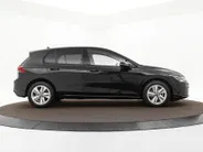 Volkswagen Golf 1.0 eTSI 110pk DSG Life · Camera · Apple/Android Car Play · Navigatie · P-Sensoren · 16'' Inch · Garantie t/m 04-02-2028 of 100.000km