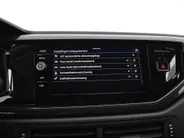 Volkswagen Taigo Life Edition 1.0 TSI 95 pk 5 versn. Hand · Camera · Apple/Android Car Play · P-Sensoren · Airco · 17'' Inch · Garantie t/m 23-10-2029 of 100.000km