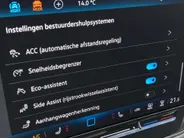 Volkswagen T-Roc 1.5eTsi/150PK R-Line · Trekhaak · Navigatie · Camera + Parkeersensoren · Stoelverwarming · Apple/Android Car Play · Garantie t/m 19-01-2028