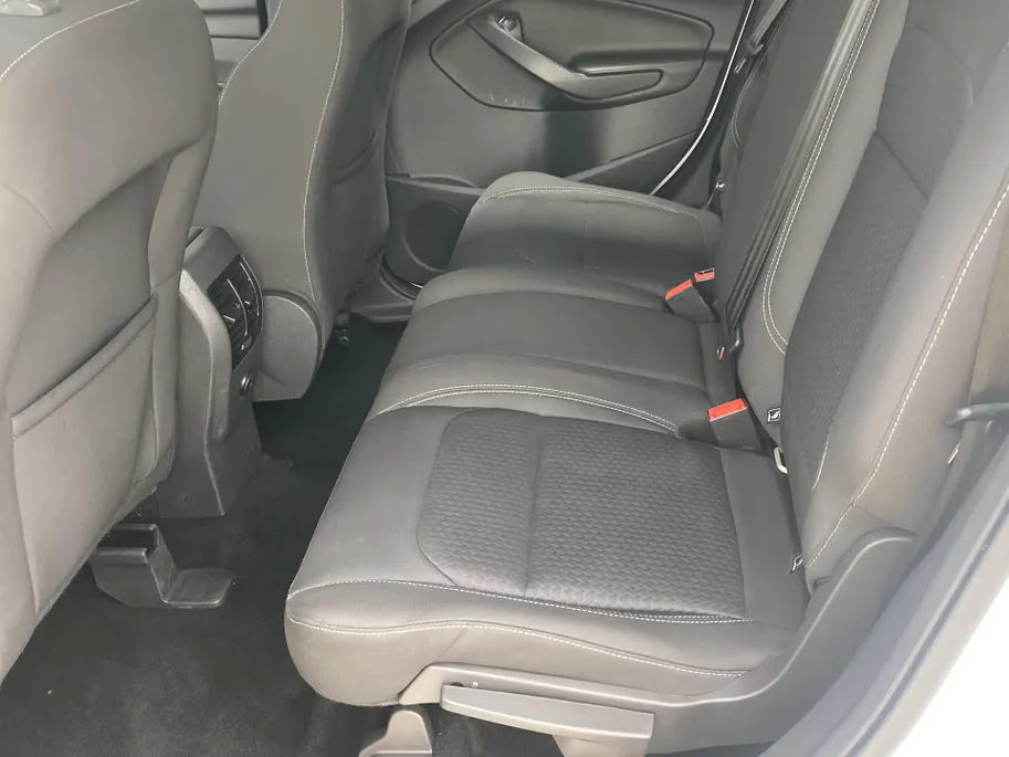 Ford Kuga 1.5 EcoBoost 120 pk Trend Ultimate Groot Navi - Trekhaak - Voorruitverwarming